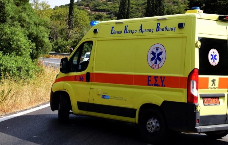 Συναγερμός στην Καλαμάτα μετά την πτώση εργολάβου από οικοδομή στη συμβολή των οδών Σπετσών και Θουκυδίδου.