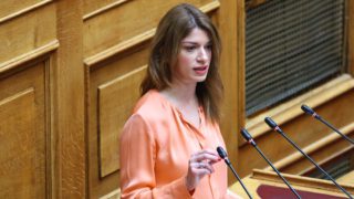 Κατερίνα Νοτοπούλου: «Πρακτικά δεν ακούω, βασίζομαι στη χειλεανάγνωση» – Η εξομολόγηση για το σπάνιο αυτοάνοσο