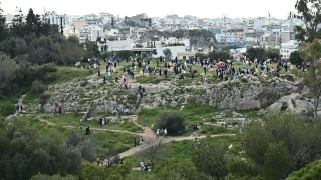 Αναστάτωση στον Λόφο Φιλοπάππου: Βίαιη συμπλοκή μέρα μεσημέρι με δύο τραυματίες