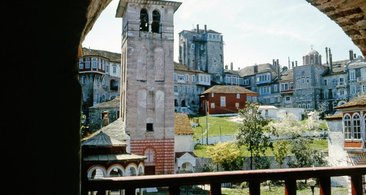 Συγκλονιστικό οδοιπορικό: Η καθημερινότητα των ασκητών στο Άγιον Όρος