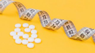 Πριν τα 30: Γιατί τα επιπλέον κιλά σε αυτή την ηλικία «κλέβουν» χρόνια ζωής – Η έρευνα που σοκάρει