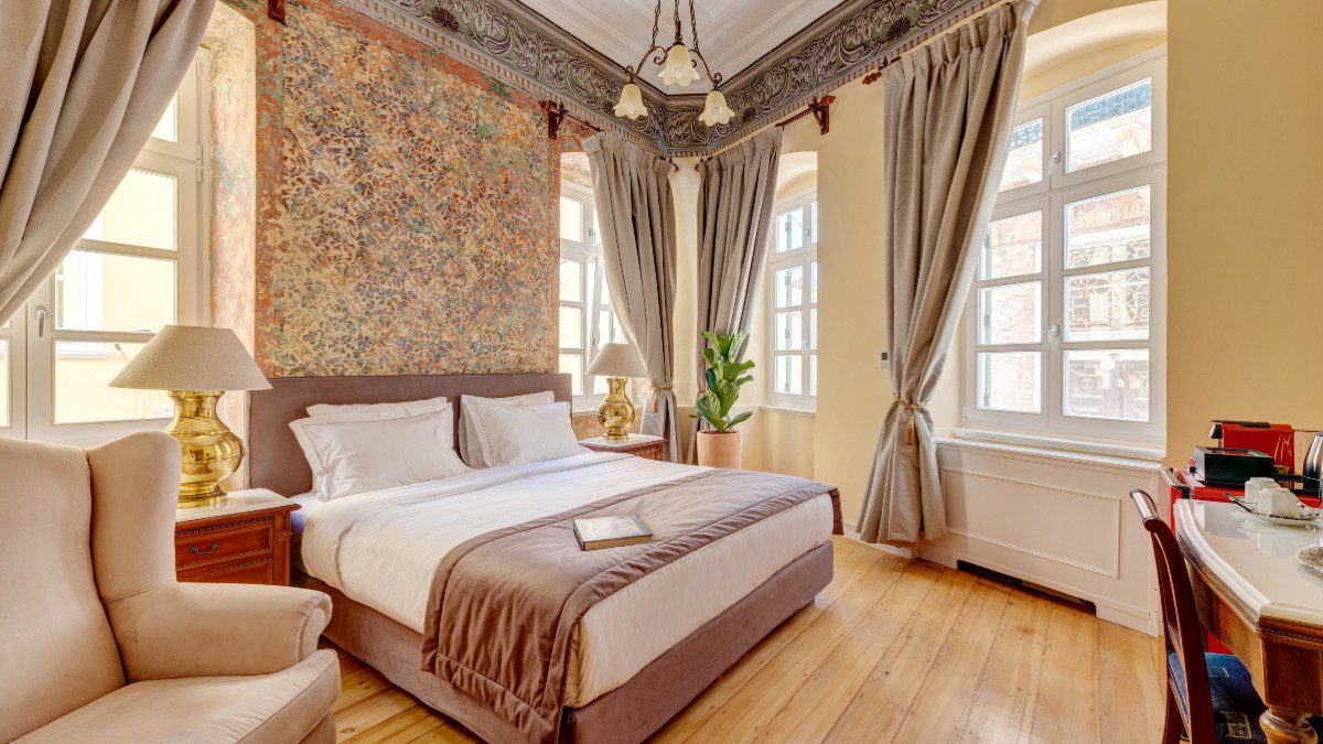 Palazzo Santa Maria: Ένα ταξίδι στον χρόνο και την πολυτέλεια της Ερμούπολης