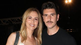 Ερωτευμένοι στη Μύκονο: Δείτε το πρώτο φιλί της Ντορέττας Παπαδημητρίου με τον Γιώργο Γεροντιδάκη