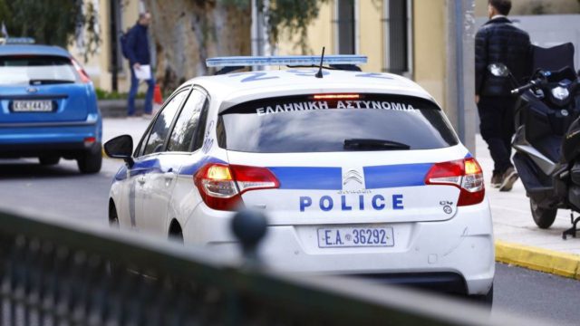 Ρόδος: Νέες λεπτομέρειες για το θρίλερ – Πάλεψαν για το τιμόνι μέσα στο αυτοκίνητο με μητέρα και παιδί σε κίνδυνο