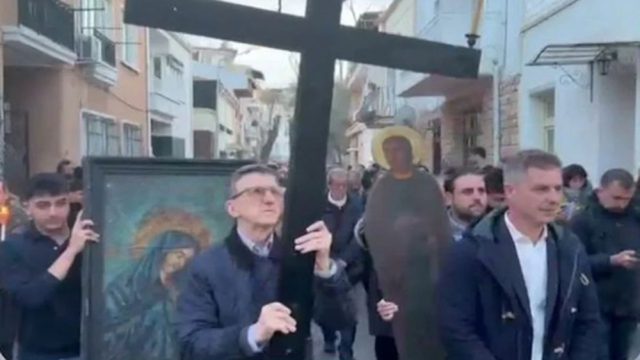 Άρης Πορτοσάλτε: Στην Κωνσταντινούπολη τον έβαλαν να κρατήσει τον Σταυρό του Μαρτυρίου 