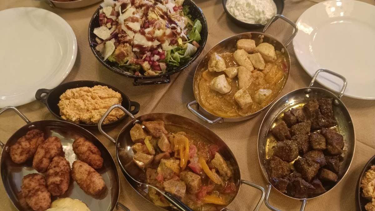 Ρακάτσι: Ολόκληρος δίσκος με 4 μεζέδες μόνο 14,20€ – Το εστιατόριο με τους φθηνούς μεζέδες στη Νέα Ιωνία