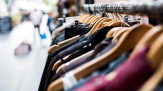 Τα μεγαλύτερα «φέσια» στην εφορία: 13 εκατ. «εξαφανίστηκαν» από έμπορο ρούχων, σουβλατζίδικο «πιάστηκε» χωρίς 135.000 αποδείξεις!