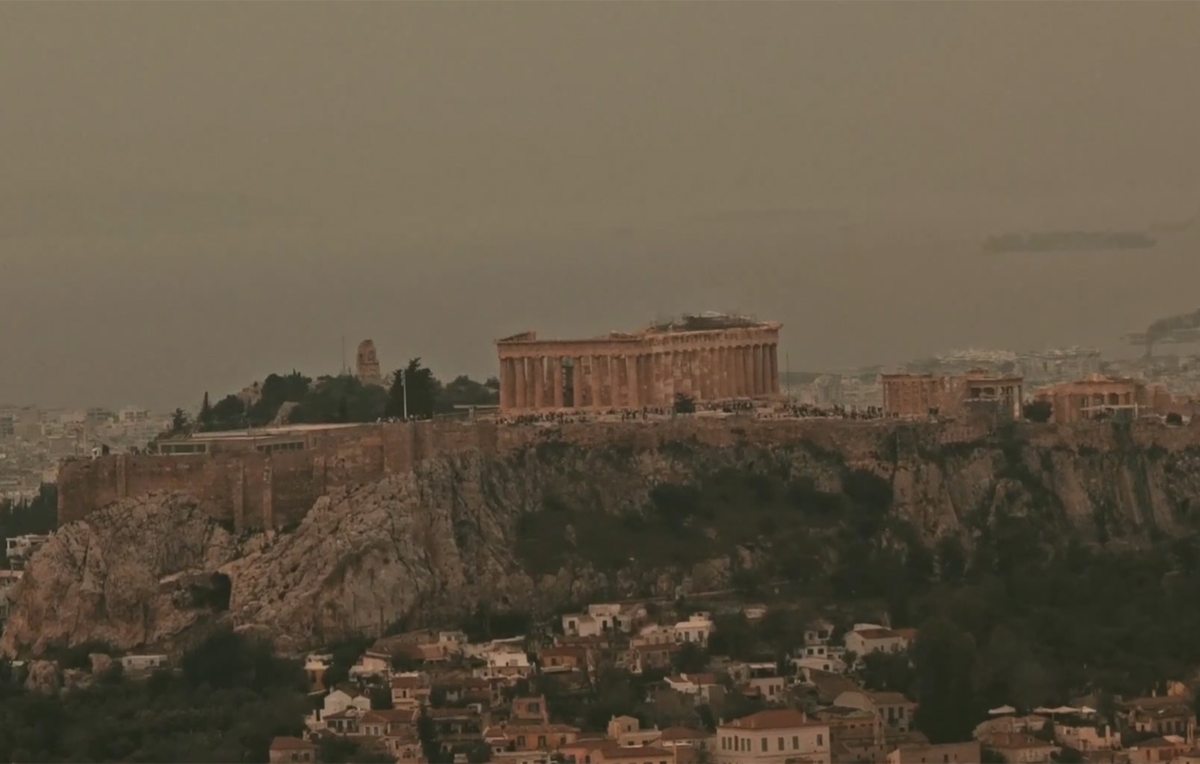 Νοτιοανατολικά ρεύματα μεταφέρουν αφρικανική σκόνη, αλλά αυτή παραμένει εγκλωβισμένη στα ανώτερα στρώματα της ατμόσφαιρας