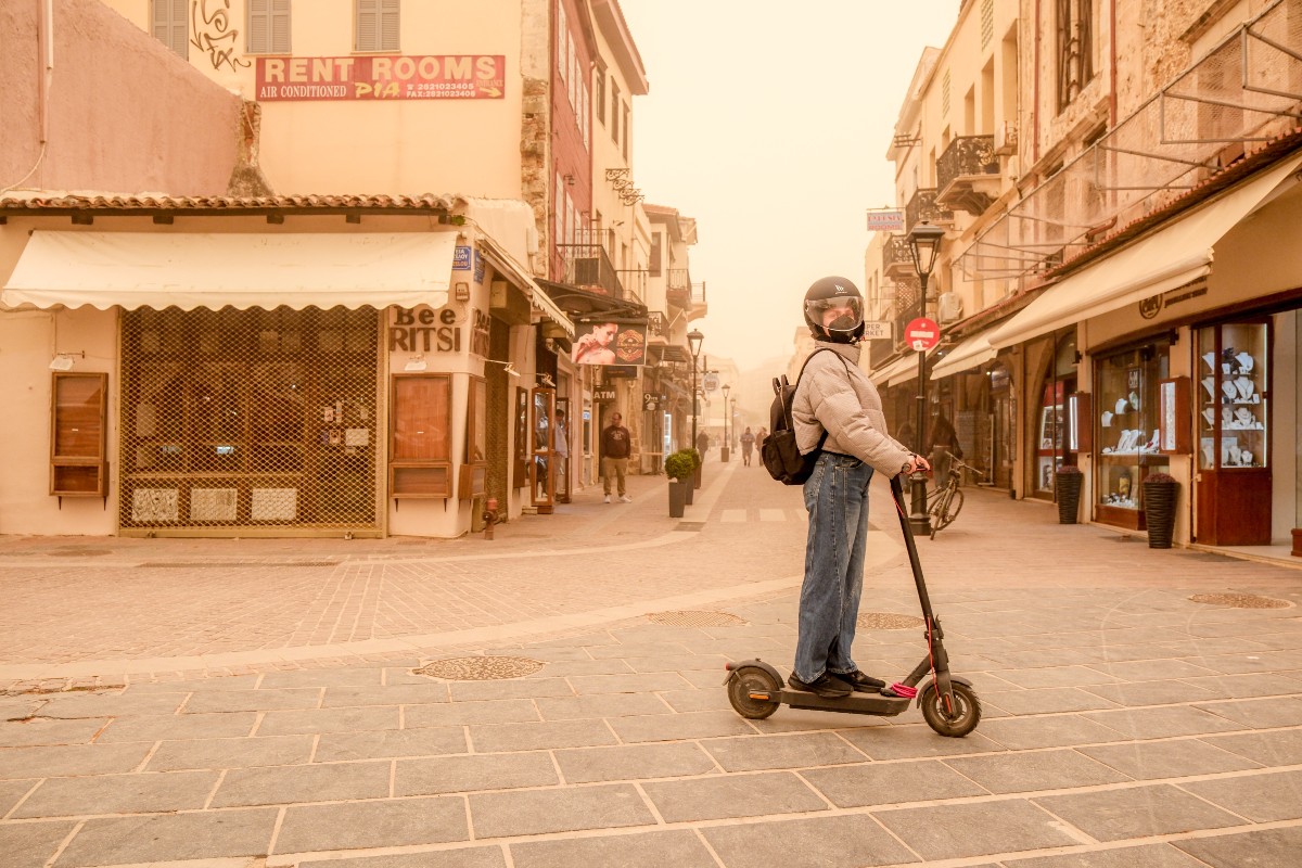 Στο κόκκινο η χώρα από τη σκόνη