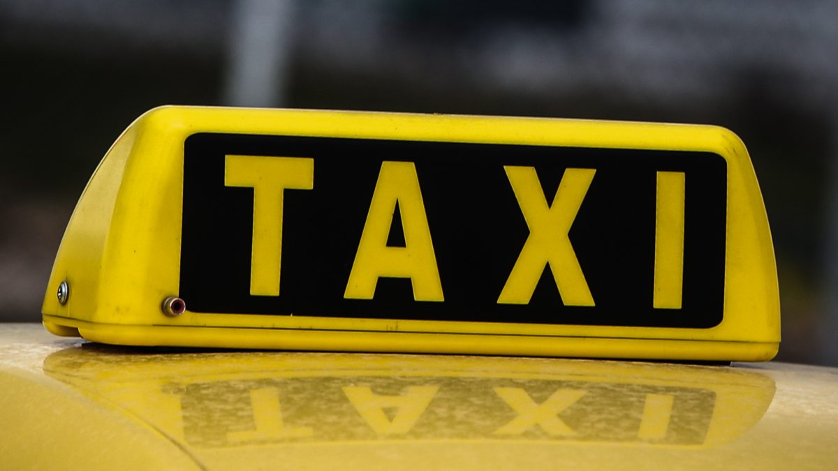 Θρήνος στη Λαμία: 65χρονος ταξιτζής πέθανε στο τιμόνι επιστρέφοντας από δρομολόγιο στην Αθήνα