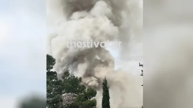 Συναγερμός στη Θεσσαλονίκη: Μαύρος καπνός «έπνιξε» το Ωραιόκαστρο – Το 112 «ούρλιαξε» για τη μεγάλη φωτιά σε ανακύκλωση!