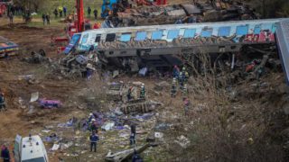 «Βόμβα» στην υπόθεση των Τεμπών: Βρέθηκε νεκρός ένας από τους δύο ελεγκτές της ΕΑΔ που κατηγορούνταν για παράβαση καθήκοντος