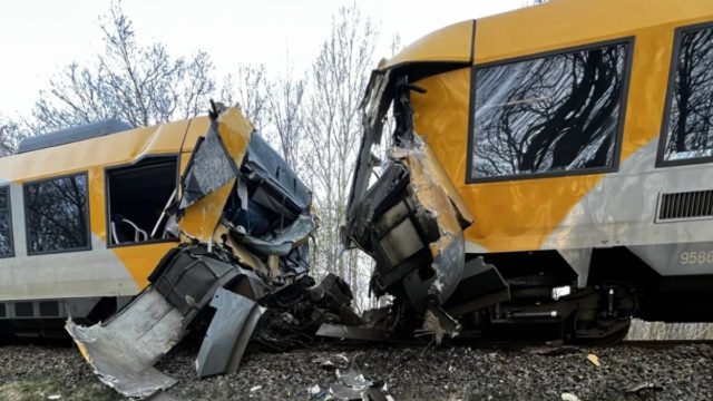 Σοκ στη Δανία: Μετωπική σύγκρουση τρένων με πολλούς τραυματίες