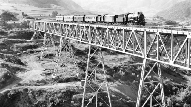 Σαν σήμερα, 19 Απριλίου 1882: Το «μεγάλο στοίχημα» του Χαρίλαου Τρικούπη: Η υπογραφή που έβαλε την Ελλάδα στις ράγες – Όταν η Πελοπόννησος «εκμηδένισε» τις αποστάσεις