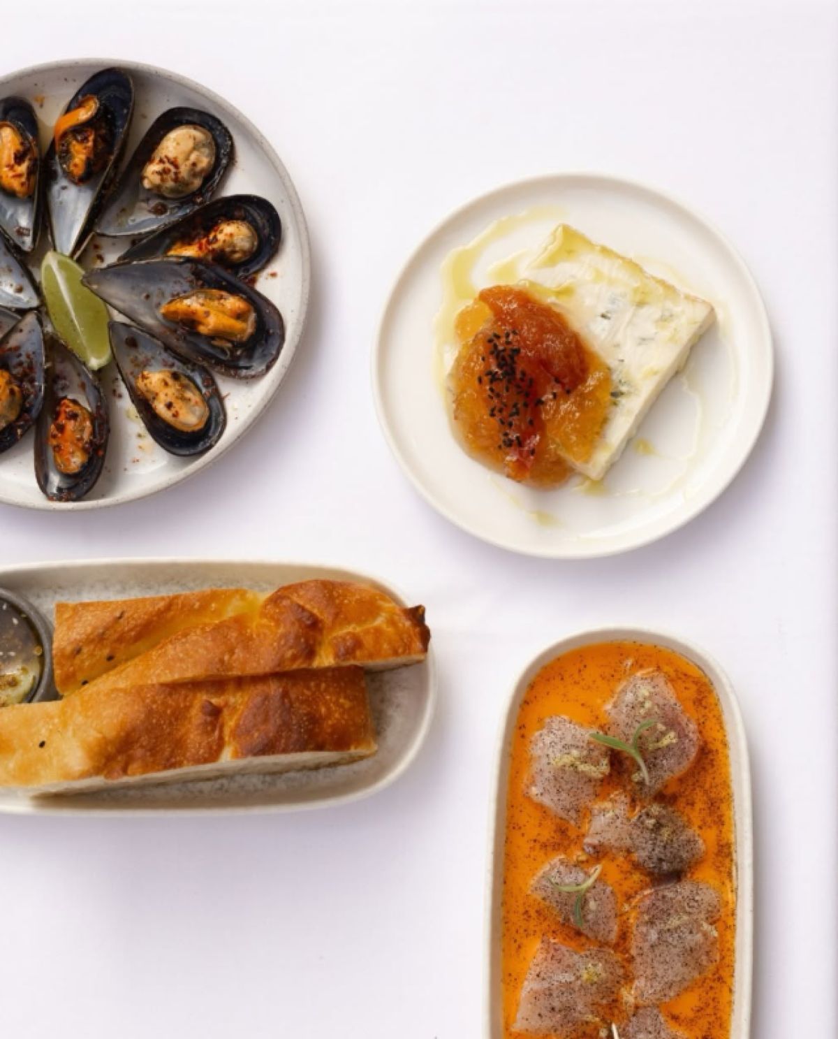 Via Maris: Minimal αισθητική, δυνατές γεύσεις και αυλή που κλέβει την παράσταση