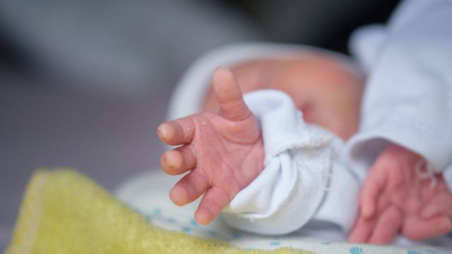 Εξοργιστική καταγγελία στο OPEN: Ραντεβού για τον… Δεκέμβριο σε βρέφος 46 ημερών που χρειάζεται άμεσα μαγνητική!
