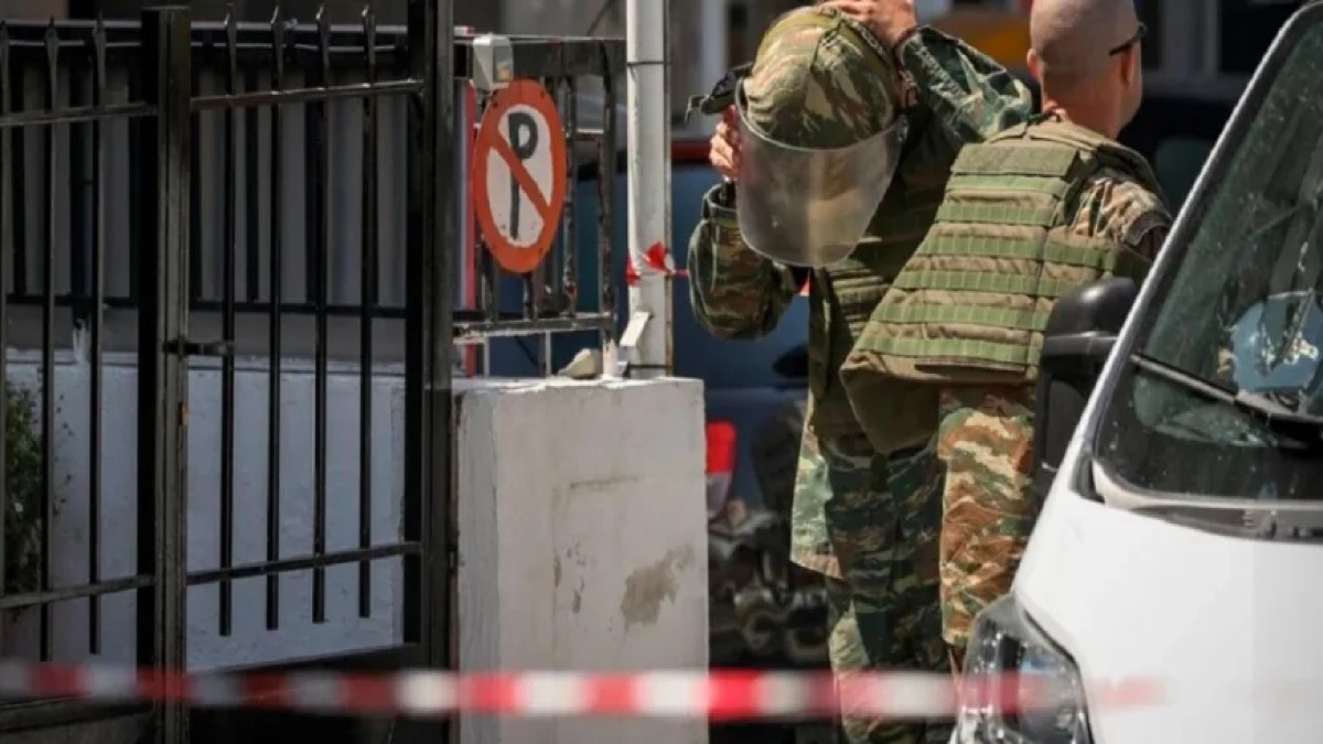 Θρίλερ στην Πανεπιστημιούπολη: Πολίτης βρήκε χειροβομβίδα σε κοινόχρηστο χώρο