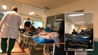 ΕΣΥ σε κατάσταση πολέμου: 150 ράντζα στο «Αττικόν» σε μία εφημερία και υγειονομικοί που καταρρέουν