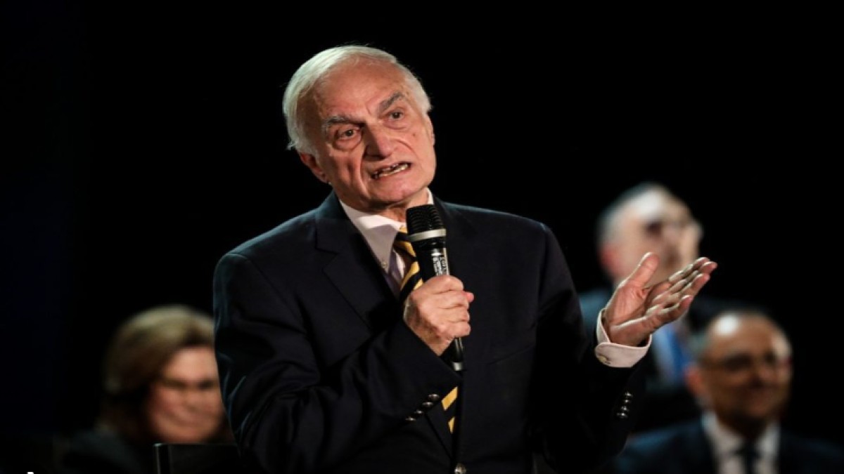 Μανώλης Μαυρομμάτης: Η τραγωδία, η απώλεια της συζύγου του και ο γιος-φύλακας άγγελος που τον έβγαλε από το σκοτάδι