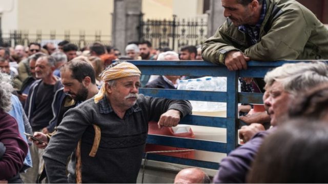 Λέσβος, ώρα μηδέν: Οι κάτοικοι μπροστά στα άδεια ράφια και οι έμποροι στο χείλος του γκρεμού!