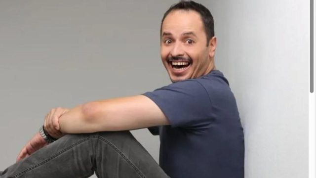 Απίθανος Τσουβέλας στον Λάκη Λαζόπουλο περιγράφει το Πάσχα στο χωριό με τον δικό του τρόπο