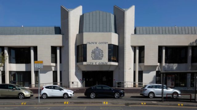 Χάος όταν σε μια ήσυχη γειτονιά πλακώθηκαν στο ξύλο οικογένειες για το πάρκινγκ