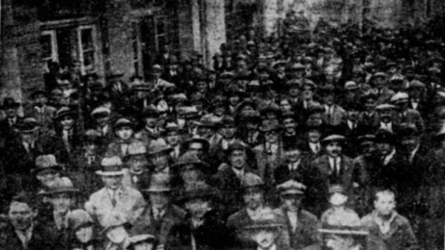 Σαν σήμερα, 30 Απριλίου 1927: «Ψαλίδι» στους μισθούς δημοσίων υπαλλήλων και στρατιωτικών