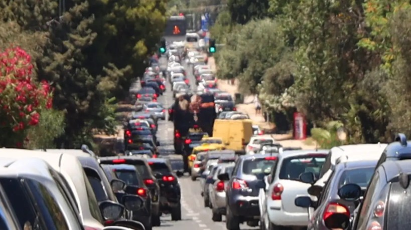 Πάνω από 400.000 ιδιοκτήτες οχημάτων δεν είχαν καταβάλει τα τέλη κυκλοφορίας του 2025.