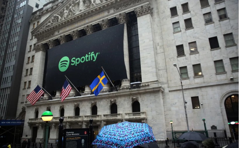 Το Spotify διέγραψε τα περισσότερα τραγούδια και περιόρισε τη δραστηριότητα