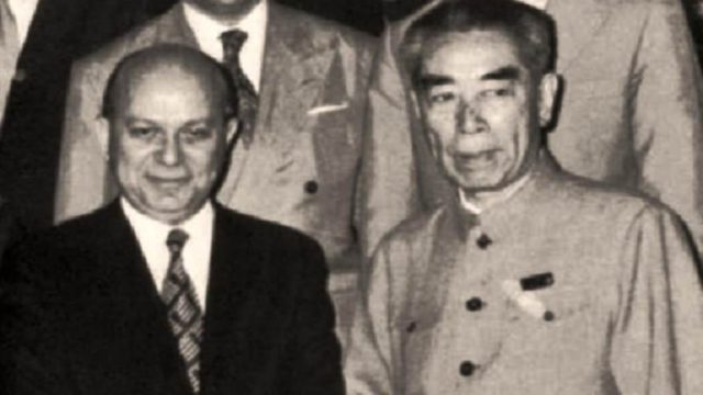 Σαν σήμερα, 19 Μαΐου 1973: Η επίσκεψη Μακαρέζου στο Πεκίνο και το διπλωματικό άνοιγμα της Χούντας προς την Κίνα