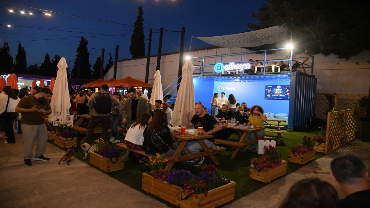 Eat, Post, Repeat: Αυτή η αυλή κλέβει τις εντυπώσεις και τα βλέμματα στο φετινό Athens Street Food Festival