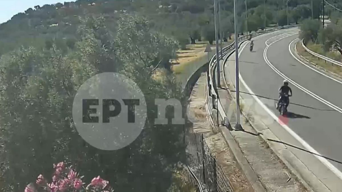 «Σαν να μην πάτησε ποτέ φρένο»: Το σοκαριστικό βίντεο-ντοκουμέντο από το διπλό θανατηφόρο των 16 και 18 ετών στη Μυτιλήνη – Η μοιραία στροφή της τραγωδίας!