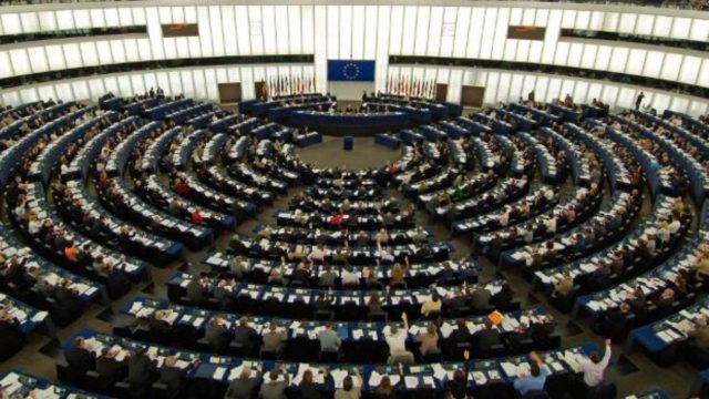 Σαν σήμερα, 18 Μαΐου 2000: Το Ευρωκοινοβούλιο ανοίγει τον δρόμο για το ευρώ και την ένταξη της Ελλάδας στην ΟΝΕ