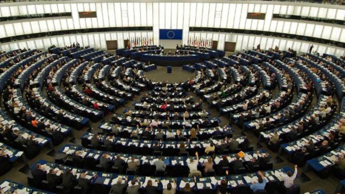 Σαν σήμερα, 18 Μαΐου 2000: Το Ευρωκοινοβούλιο ανοίγει τον δρόμο για το ευρώ και την ένταξη της Ελλάδας στην ΟΝΕ