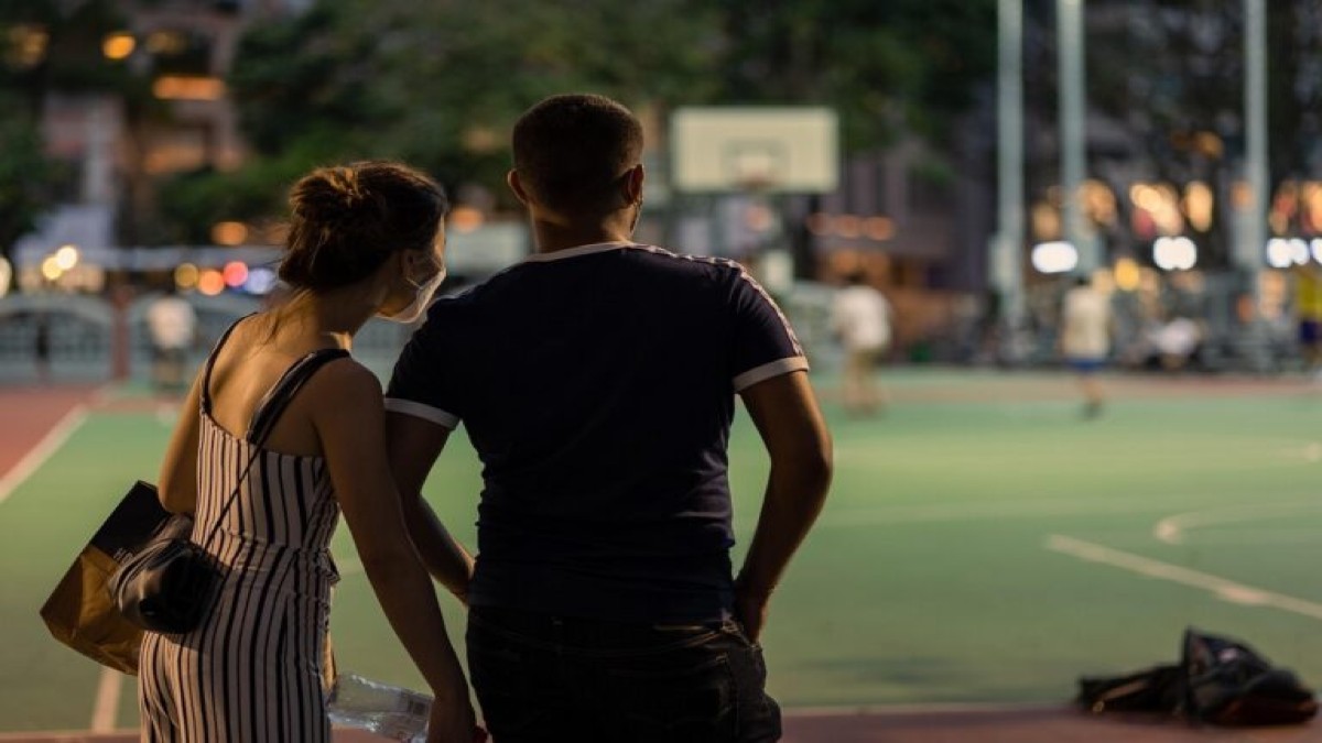 Gen Z: Προτιμάει την σταθερότητα και την μονογαμία από τις εφήμερες σχέσεις