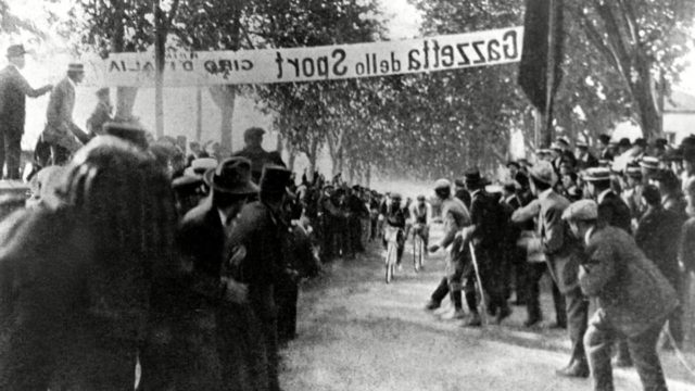 Σαν σήμερα, 13 Μαΐου 1909: Ξεκινά ο πρώτος Γύρος της Ιταλίας και γεννιέται ένας θρύλος της ποδηλασίας