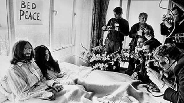 Σαν σήμερα, 26 Μαΐου 1969: Τζον Λένον και Γιόκο Όνο ξεκινούν το δεύτερο θρυλικό «Bed-In» για την παγκόσμια ειρήνη!