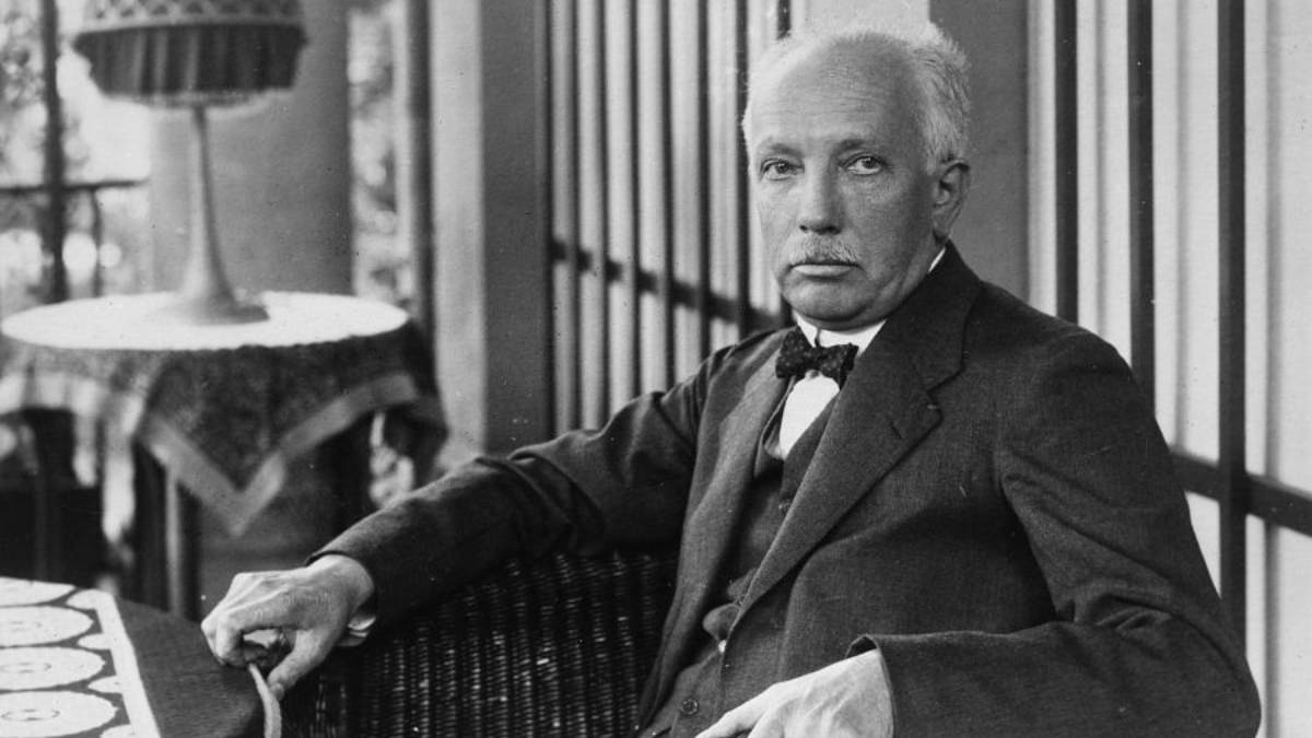 Σαν σήμερα 8 Μαΐου 1926: Ο Ρίχαρντ Στράους φτάνει στον Πειραιά και φέρνει την Ευρώπη της κλασικής μουσικής στην Αθήνα