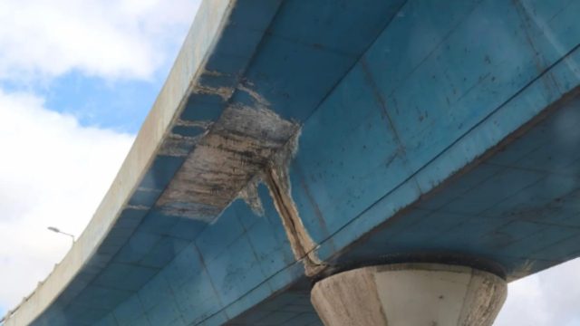 Τραγικές εικόνες: Γέφυρα στον Κηφισό μοιάζει έτοιμη να πέσει! Ζούμε από θαύμα σ’ αυτή την χώρα