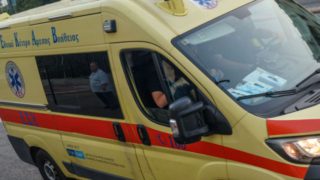 Τροχαίο σοκ στην Πέτρου Ράλλη: Αυτοκίνητο σε κολώνα – Βαρύς τραυματισμός οδηγού