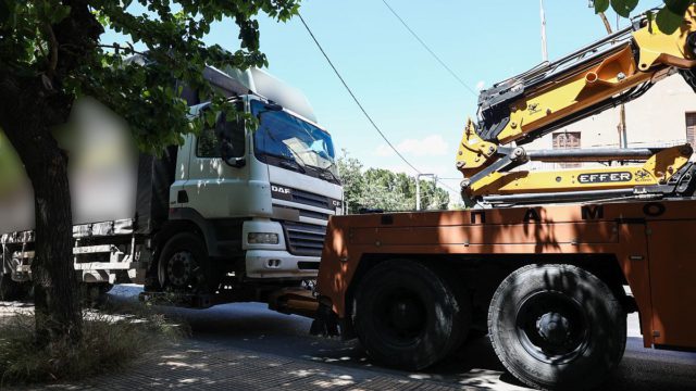 Φρίκη στα Πατήσια: Διαμελίστηκε γυναίκα από φορτηγό στη Λεωφόρο Ηρακλείου – «Τη σκέπασα με σεντόνια», συγκλονίζει αυτόπτης μάρτυρας