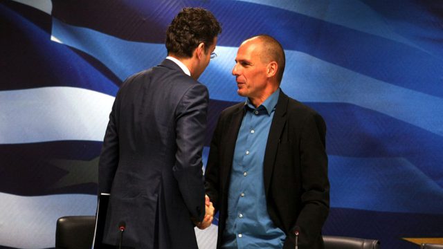 Αποκάλυψη σοκ για το 2015: Τα μυστικά ραντεβού Τσίπρα στην Κουμουνδούρου και το άγνωστο τηλεφώνημα που «έσωσε» την Ελλάδα από την έξοδο από το ευρώ!