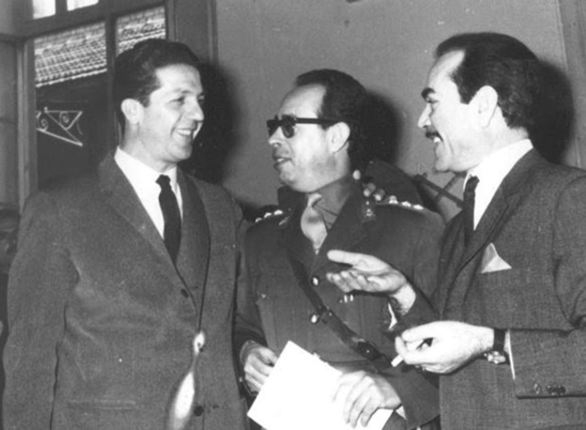 Η κυβέρνηση Παπανδρέου κατέρρευσε, βουλευτές αποχώρησαν από την Ένωση Κέντρου