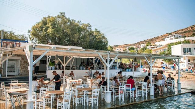 Αχλάδι: Αυθεντικό καλοκαίρι δίπλα στη θάλασσα!