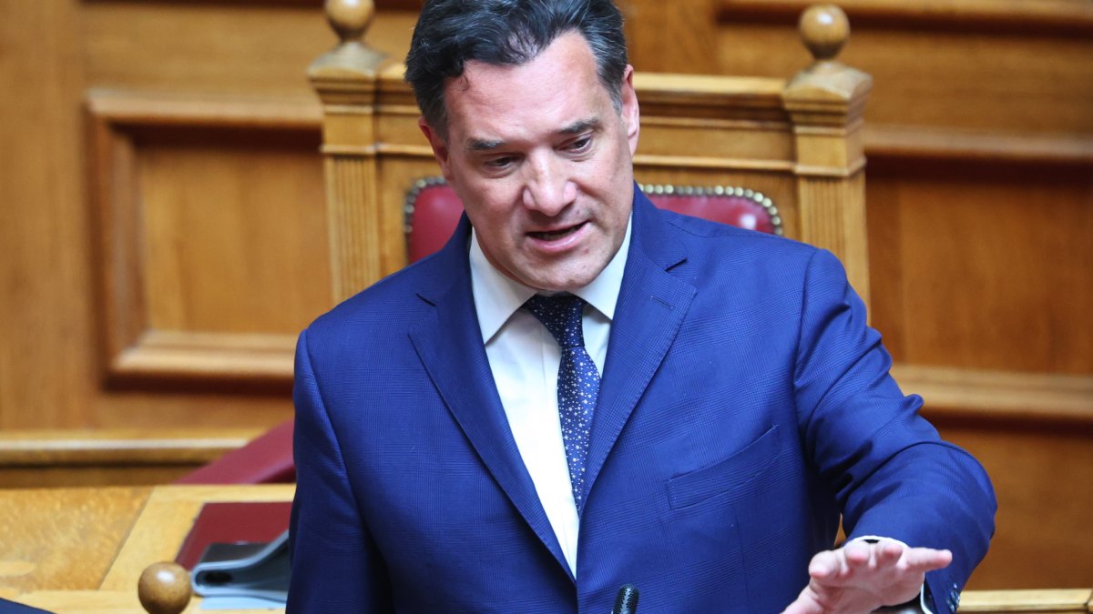 Άδωνις Γεωργιάδης: Ποιος ξεκίνησε τη διακίνηση της «fake» φωτογραφίας – Η απάντηση για το AI