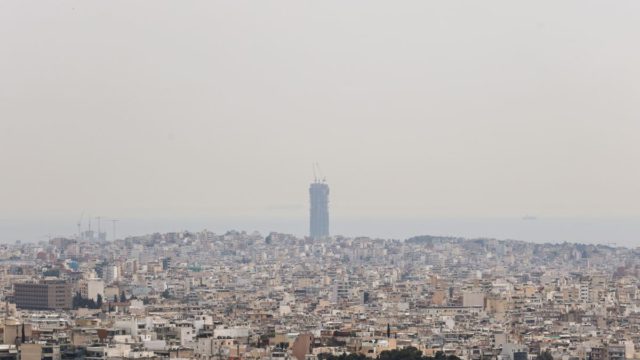 Καιρός σήμερα 8/5: Έρχονται λασποβροχές και αφρικανική σκόνη – Τι λένε Τσατραφύλλιας και Σούζη