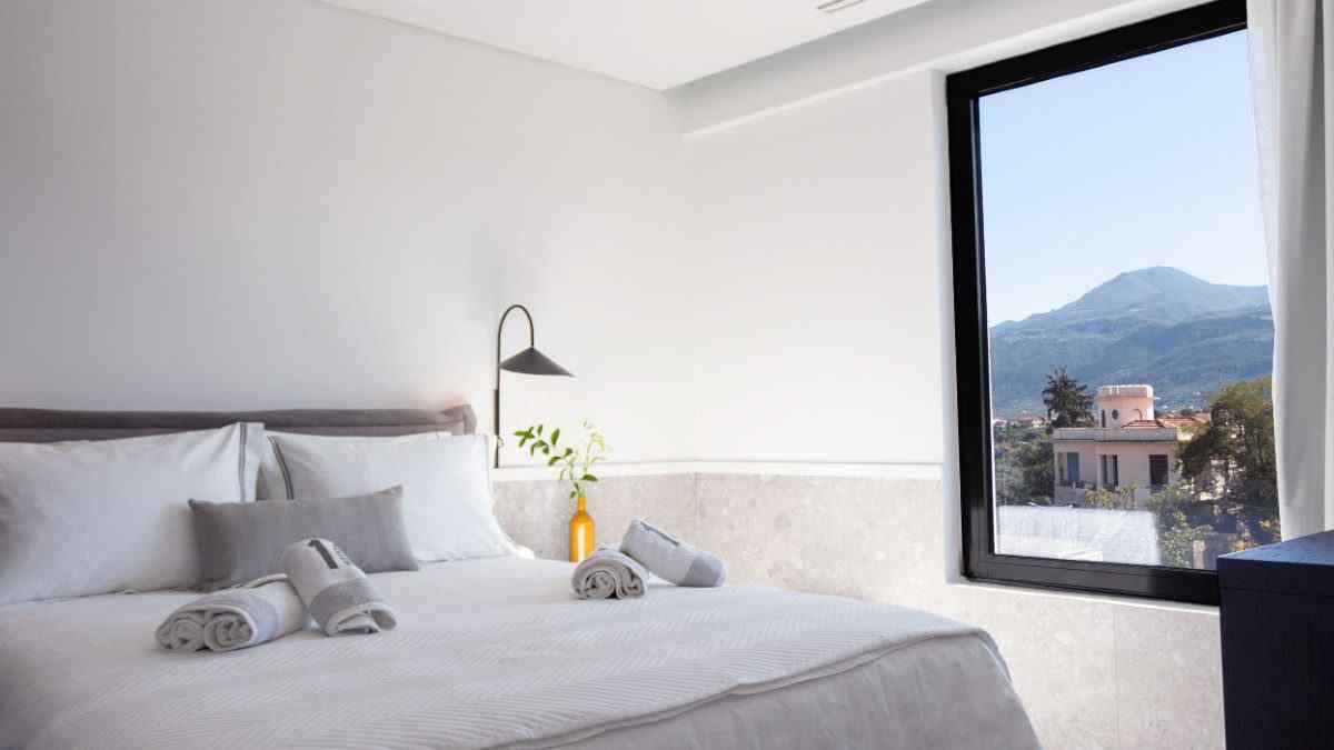 11 Suites: Smart luxury φιλοξενία στο κέντρο του Αιγίου