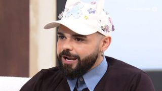 Σοκάρει ο Akylas: «Όσο ήμουν στη Βιέννη έγινε ένα σκηνικό στην Ελλάδα που με τάραξε πάρα πολύ» – Τι συνέβη