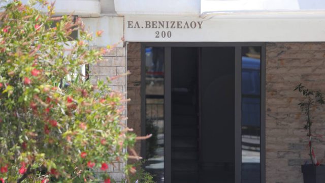 Ηλιούπολη: Η μάχη με την κατάθλιψη και το άγχος των εξετάσεων ώθησαν τις 17χρονες στο κενό – Το κρυμμένο ημερολόγιο που «έδειξε» την τραγωδία