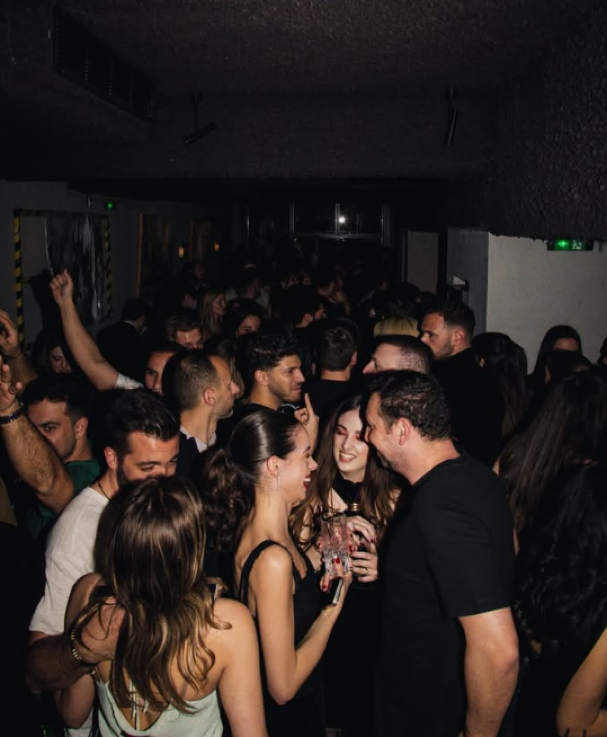 Το art bar στο Κολωνάκι που «σβήνει» τον ανταγωνισμό με 10 πιάτα και 10 cocktail!